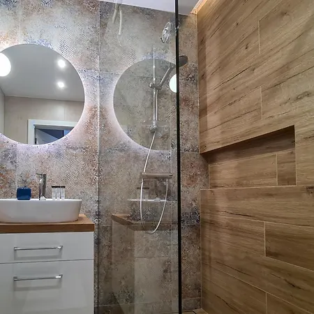 Zurawi Zakatek Apartment